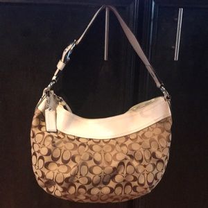 ❇️ Signature Coach Hobo